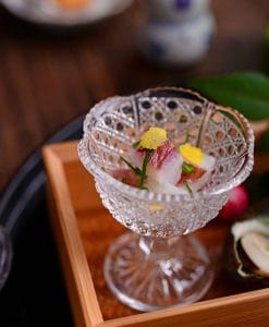 雕花玻璃高腳杯