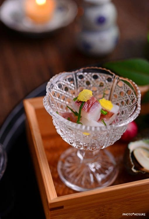 雕花玻璃高腳杯
